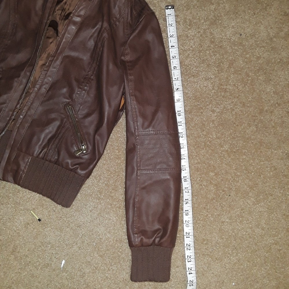 Leather Jacket - Picture 4 of 7